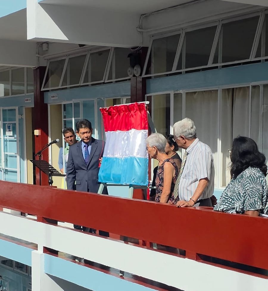 London College Unveils 60th Anniversary Logo